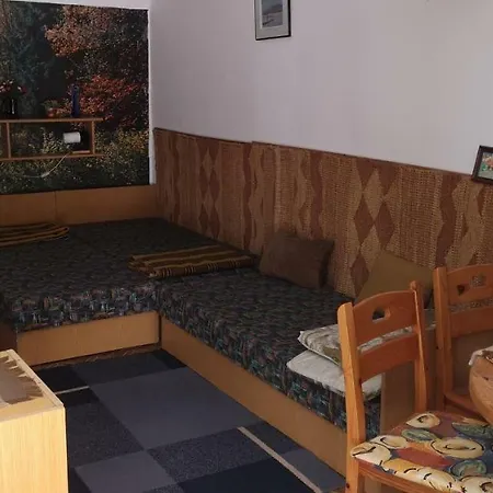 Apartman 1 *